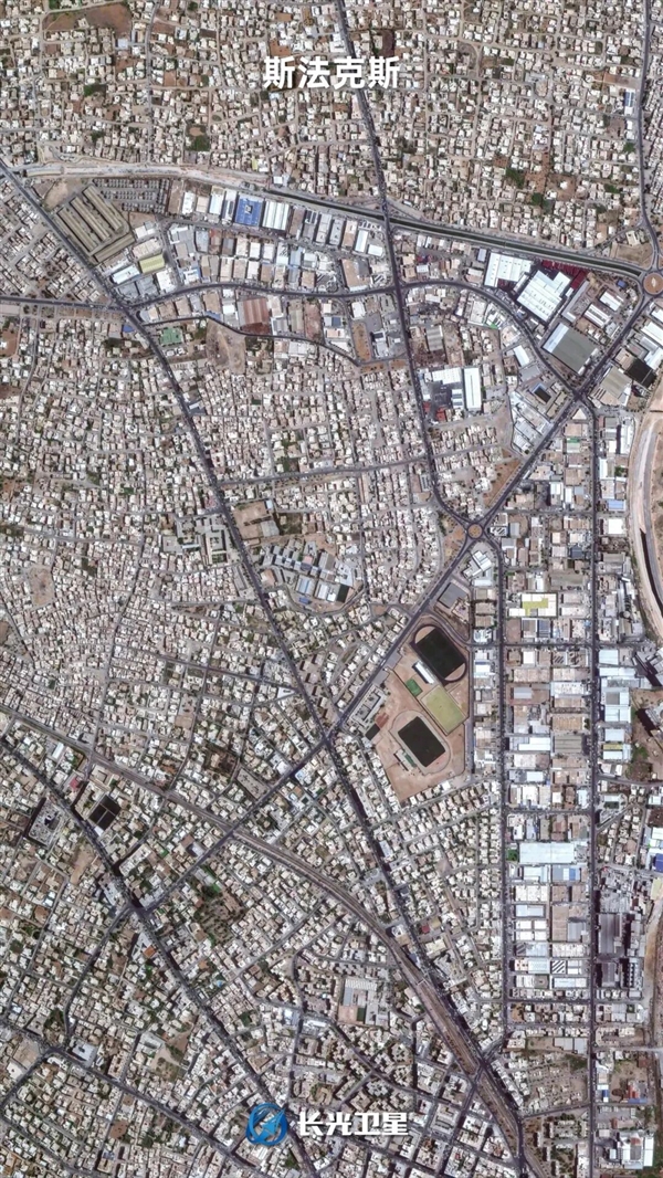 在地中海岸 有个奇特的“水泥色之城”：看不到一棵树！