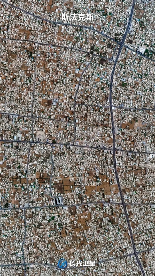 在地中海岸 有个奇特的“水泥色之城”：看不到一棵树！