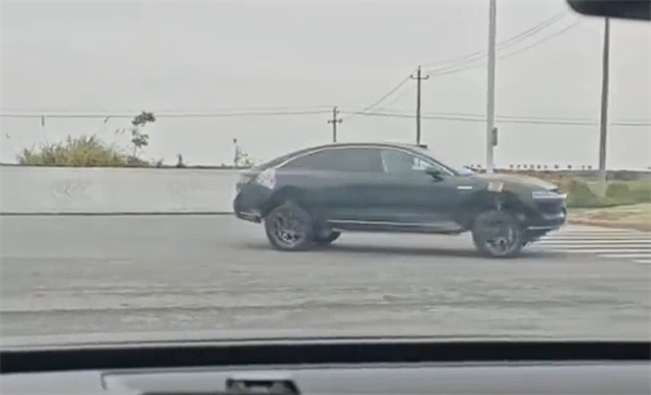 套了个S9的壳子 享界神秘新车路试：离地间隙超高