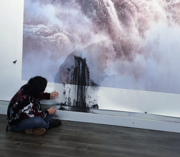 估价380万 著名画家巨幅画作遭泼墨：千万网友献策补救