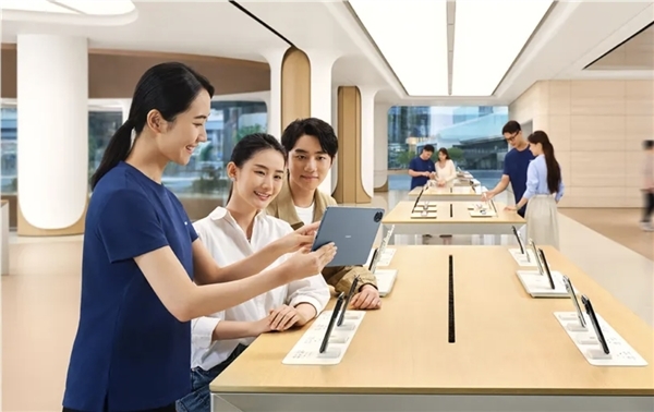 2026首个华为服务日开启：手机免费贴膜、维修免人工费