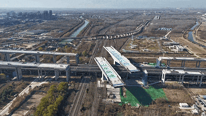 日均可通行15万辆次！全国首个“6改12车道” 高速公路改扩建项目通车