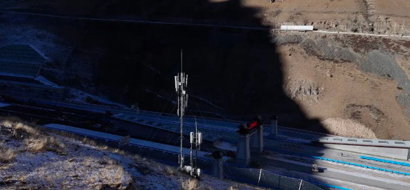 世界最长高速公路隧道通车 电信信号覆盖率达100%