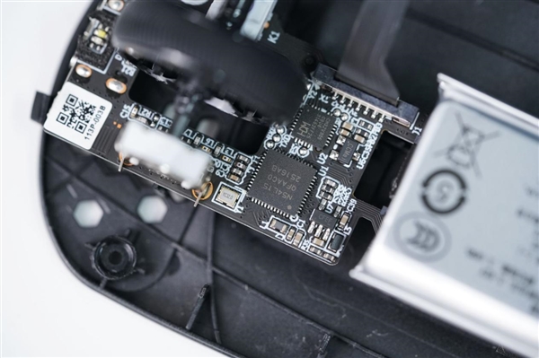 原生级双8K回报率！雷柏VT0无线电竞鼠标图赏