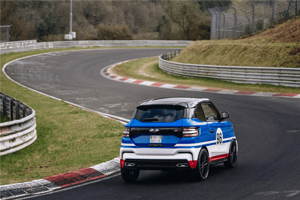 纽北赛道最慢纪录被打破:跑完一圈用时28分25.8秒