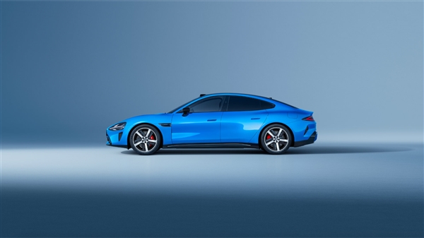 小米：强烈推荐老款SU7排单用户升级新一代SU7！会优先排产