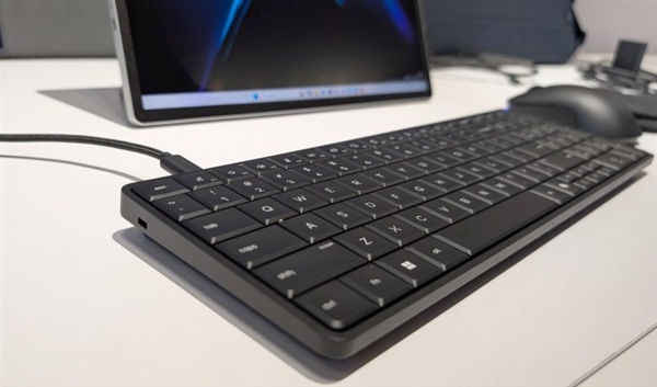 惠普EliteBoard G1a发布：竟然把一台强大的主机塞进键盘里