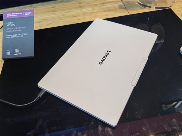 联想YOGA Air 14 Ultra Aura AI元启版发布：仅970g塞下75Wh大电池