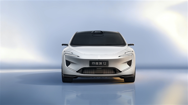 全新阿维塔12官图发布：换车顶激光雷达 增加三电机版本