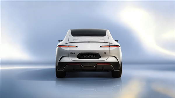 全新阿维塔12官图发布：换车顶激光雷达 增加三电机版本
