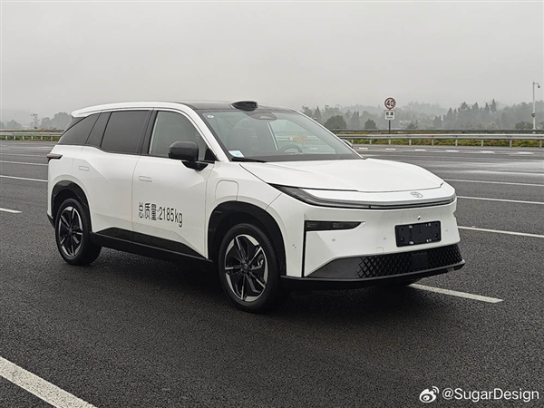 一公司将尊界S800改成工具车 卖到北京免摇号上京牌！