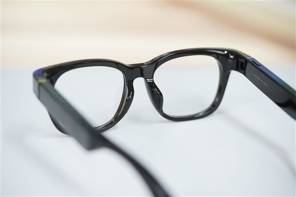 苹果基本暂停Vision Pro产业端维护!转投AI眼镜:首款产品今年发布