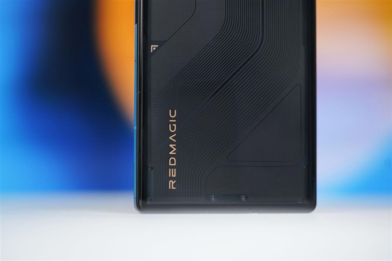 真全面+7000mAh电池 红魔11 Air全面评测：续航焦虑不存在的电竞机颜王！