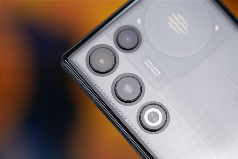 真全面+7000mAh电池 红魔11 Air全面评测：续航焦虑不存在的电竞机颜王！