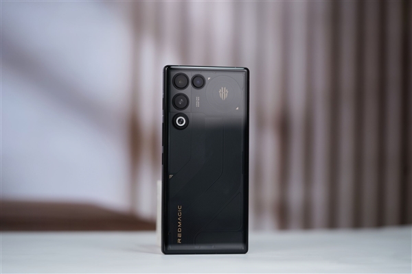 2026年首款全面屏手机!红魔11 Air图赏