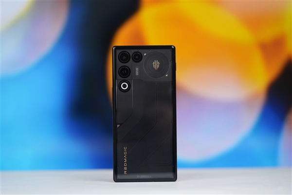 2026年首款全面屏手机!红魔11 Air图赏