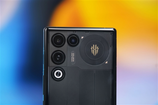 2026年首款全面屏手机!红魔11 Air图赏