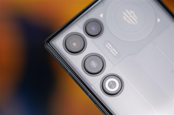 2026年首款全面屏手机!红魔11 Air图赏