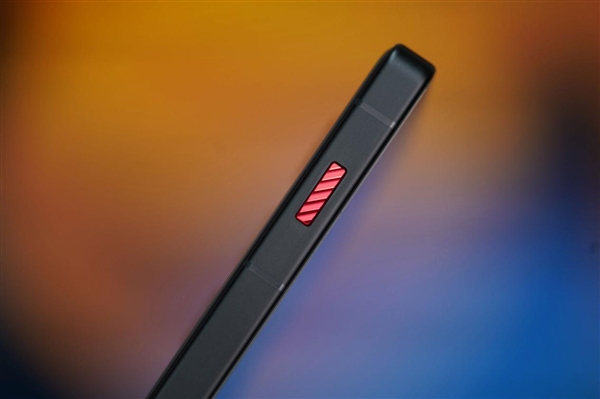 2026年首款全面屏手机!红魔11 Air图赏