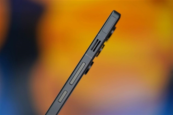 2026年首款全面屏手机!红魔11 Air图赏