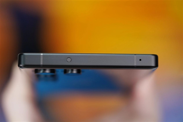 2026年首款全面屏手机!红魔11 Air图赏