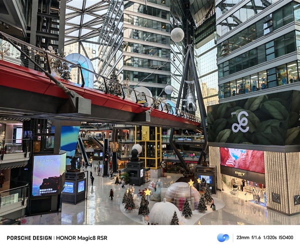 荣耀Magic8 RSR保时捷设计上手：超跑设计与顶级配置合二为一