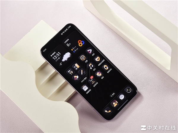 荣耀Magic8 RSR保时捷设计上手：超跑设计与顶级配置合二为一