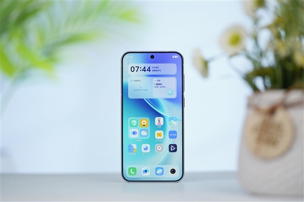 vivo X300好运红新年专属配色开售：全系国补！到手价3899元起