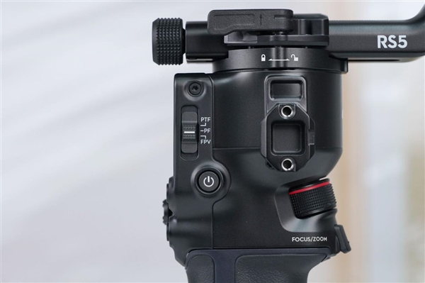 新一代相机增稳利器！大疆DJI RS 5手持云台稳定器图赏