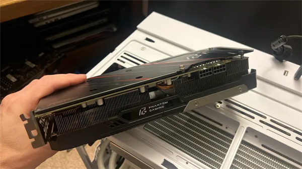 仅花35元就从二手店淘到RX 5700 XT！简单修整即正常用