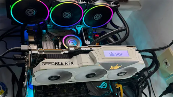 玩家手搓900W显卡怪兽!RTX 2080 Ti魔改Titan RTX:跑分远超3090
