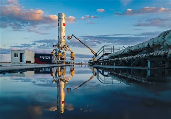 300万 送一个普通人“上天”