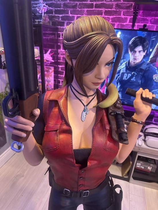 宅男的终极浪漫!大神打印等身《生化危机》克莱尔