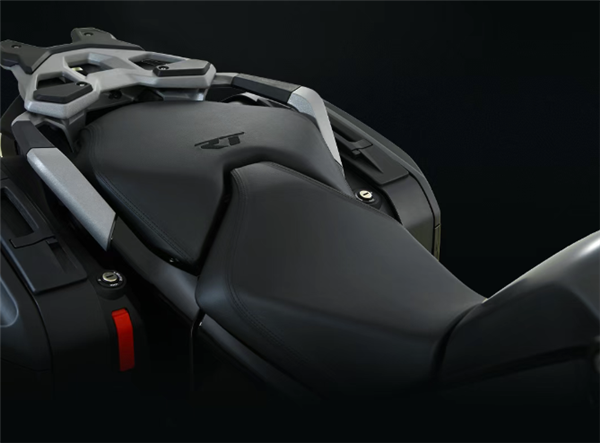 史上最强拳击手发动机 宝马全新R 1300 RT公升摩托上市：31.99万