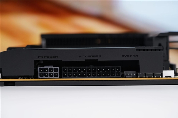 刷新超频记录！七彩虹iGame X870E Vulcan OC V14图赏