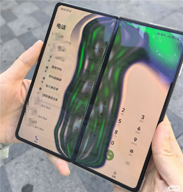 折叠屏到了东北变碎碎冰 维修最贵7000元:月薪不过万还真用不起