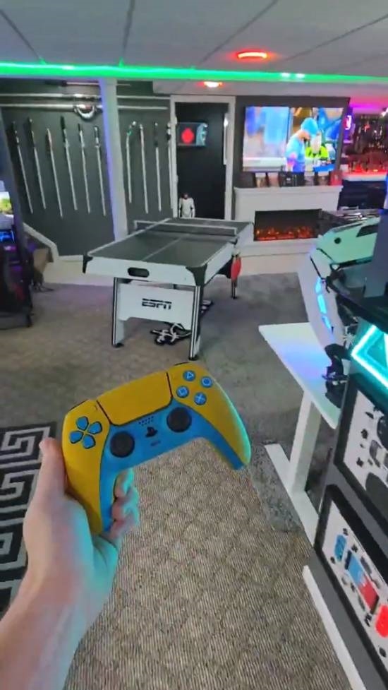 男人打造游戏房被骂“幼稚” 评论区吵翻：顶级财力