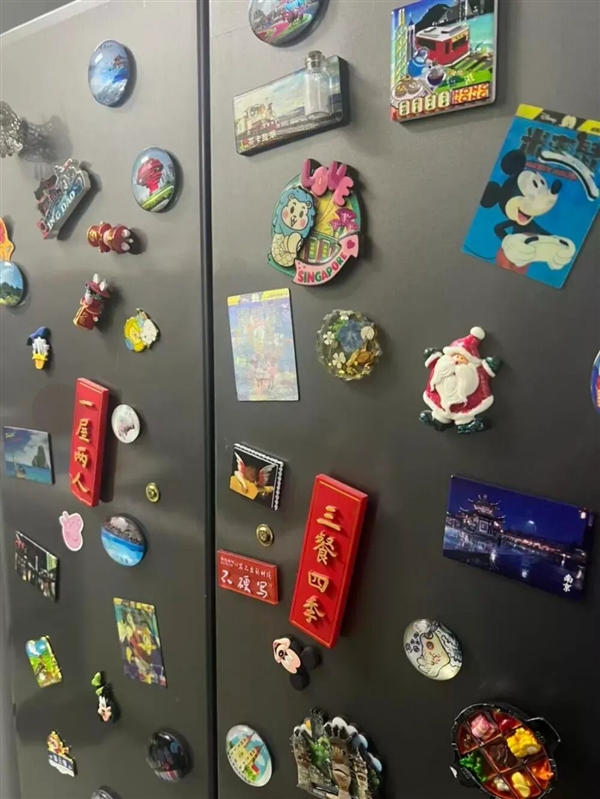 冰箱贴会把冰箱门压坏?并不会 但有一种贴法真的伤冰箱