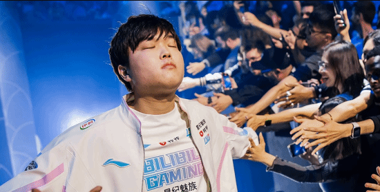 曝Bin疑离队！队内矛盾爆发 紧急上调2队上单