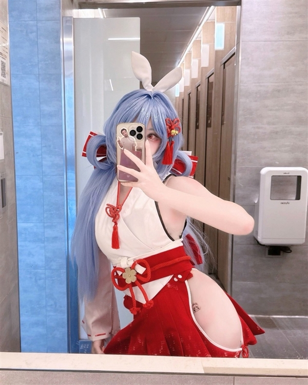 眼花缭乱波涛汹涌！ 《棕色尘埃2》中国台北电玩展coser返图