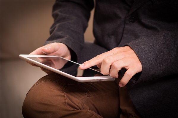 买模型机配重调包真机 2男子利用7天无理由退货诈骗6部平板电脑获刑