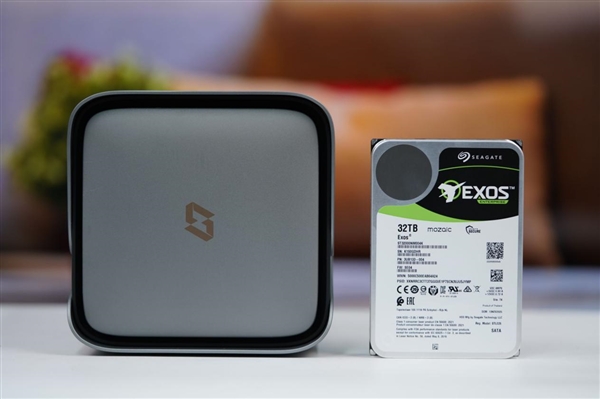 终于告别SMR叠瓦盘!希捷银河Exos 32TB硬盘图赏