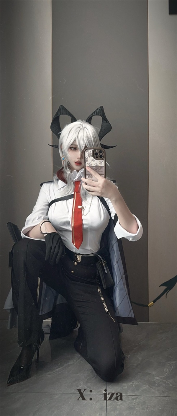 美女Coser被绅士画师肯定：让人心动了