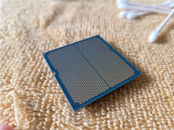 9800X3D余波未了：9600X在华擎主板上也翻车了！