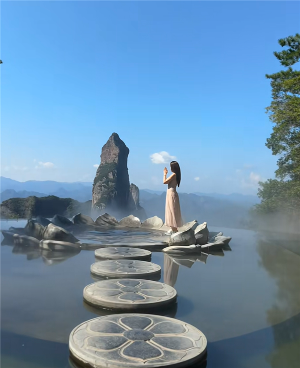 女游客发景区视频获69万点赞 景区送其一台问界M7奖品车