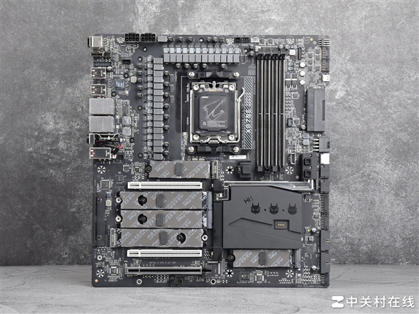 AMD锐龙7 9850X3D实测:性能起飞 解锁千帧游戏